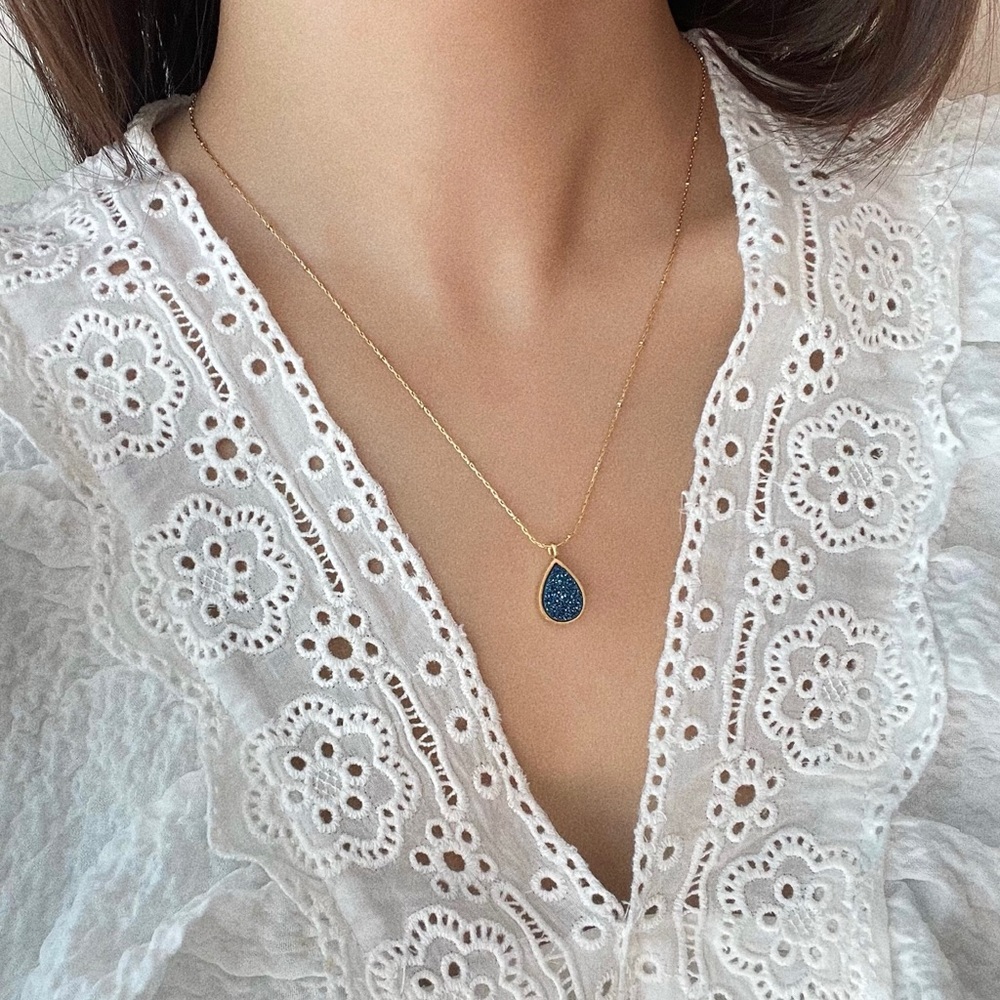 CLOSING SALE! 18K Gold Plated Blue Crystal teardrop Necklace - Picture 8 of 8